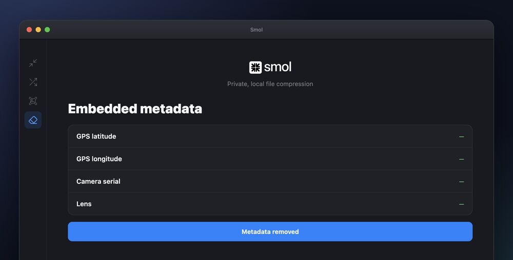 Smols Metadaten-Panel zeigt, wie die Felder GPS-Breite, GPS-Länge, Kamera-Seriennummer und Objektiv nach dem Entfernen der Metadaten zu Strichen werden.